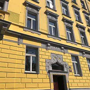 Letna Garden Apartment