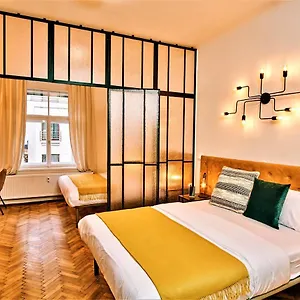 Camo Boutique Apartment